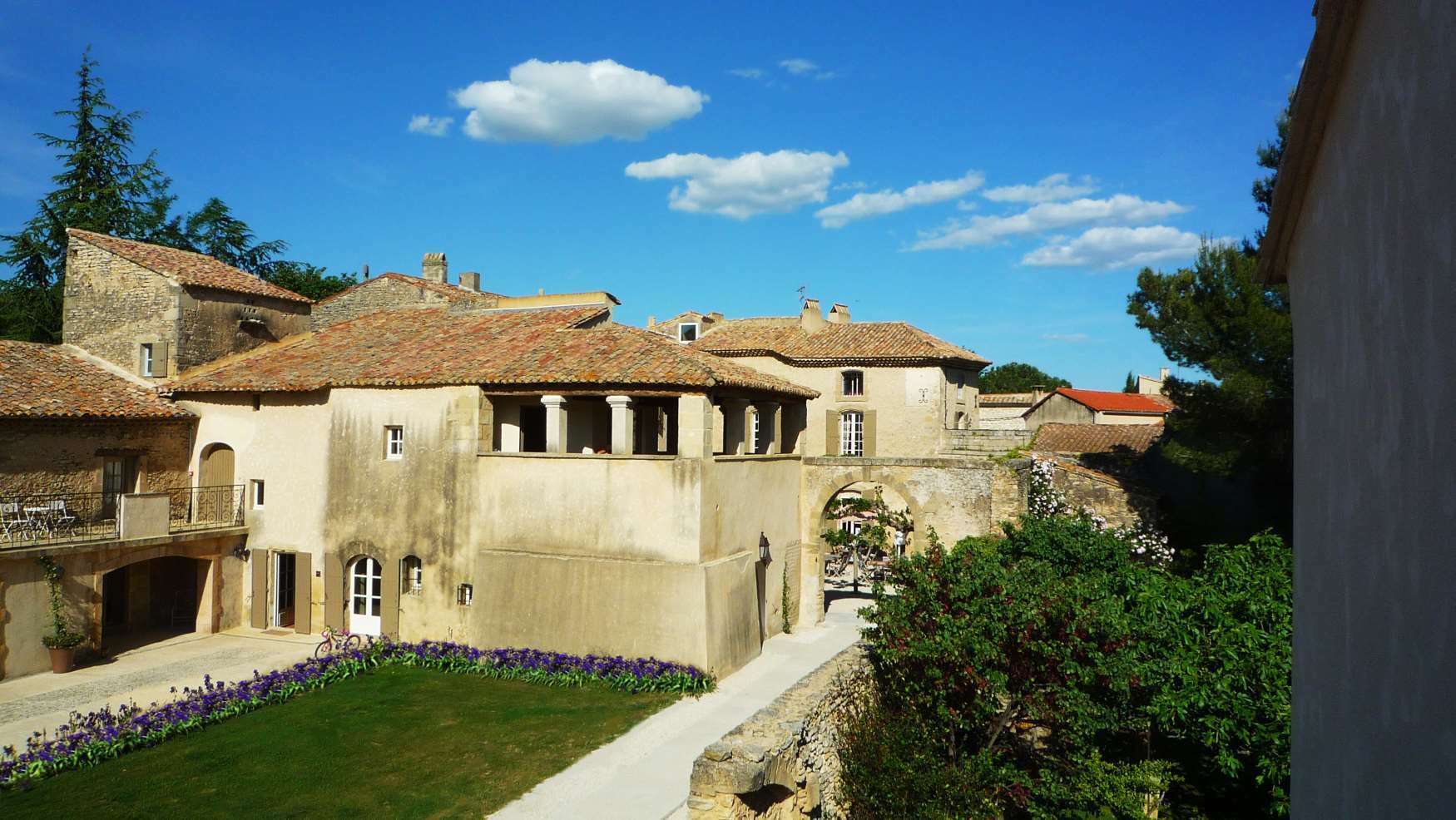 Domaine Des Escaunes Sernhac エクステリア 写真